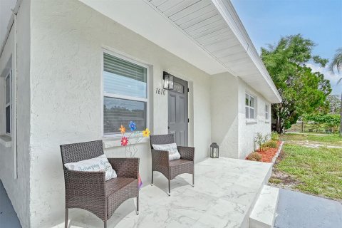 Casa en venta en Bradenton, Florida, 4 dormitorios, 98.94 m2 № 1382736 - foto 4