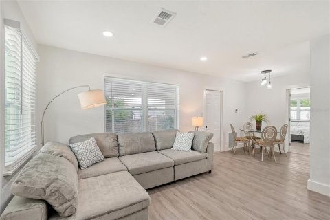 Casa en venta en Bradenton, Florida, 4 dormitorios, 98.94 m2 № 1382736 - foto 7