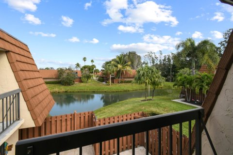 Townhouse in Jupiter, Florida 2 bedrooms, 136.57 sq.m. № 936820 - photo 12