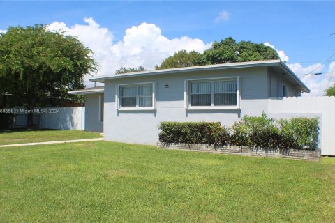 Casa en venta en Miami, Florida, 3 dormitorios, 103.12 m2 № 1377155 - foto 5