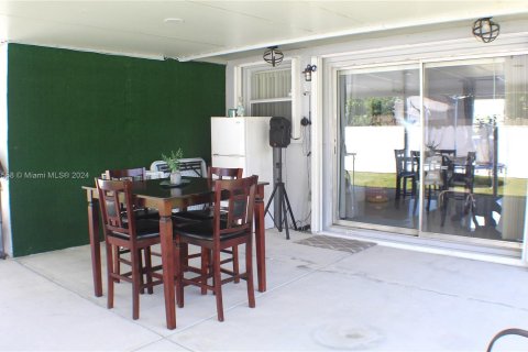 Casa en venta en Miami, Florida, 3 dormitorios, 103.12 m2 № 1377155 - foto 20