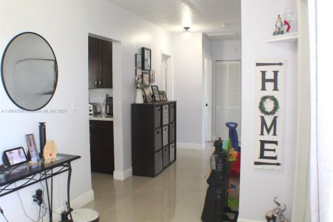 Casa en venta en Miami, Florida, 3 dormitorios, 103.12 m2 № 1377155 - foto 10