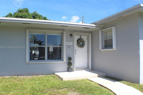 House in Miami, Florida 3 bedrooms, 103.12 sq.m. № 1377155 - photo 3