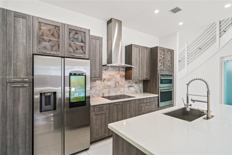 Casa en venta en Miami Lakes, Florida, 4 dormitorios, 264.49 m2 № 1232533 - foto 11