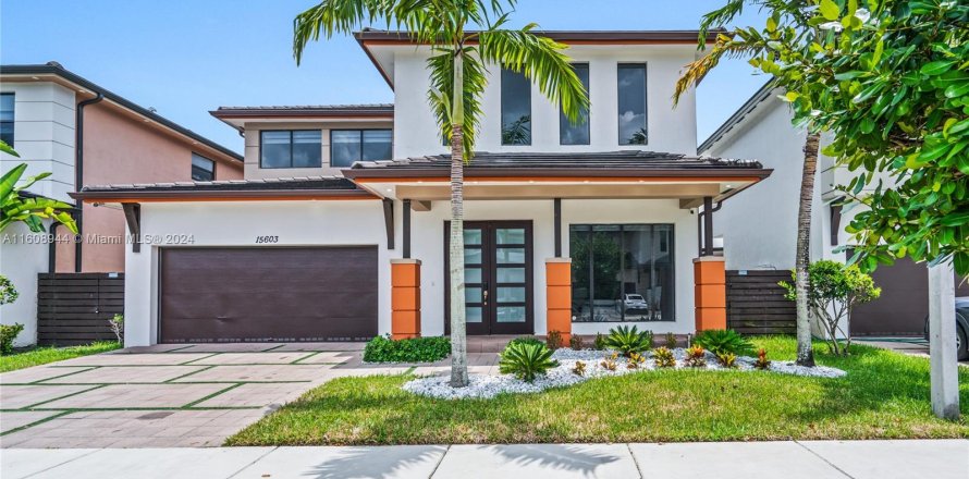 Villa ou maison à Miami Lakes, Floride 4 chambres, 264.49 m2 № 1232533