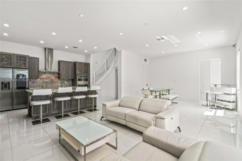 Villa ou maison à vendre à Miami Lakes, Floride: 4 chambres, 264.49 m2 № 1232533 - photo 14