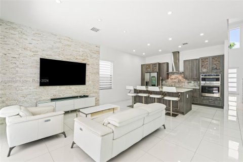 Villa ou maison à vendre à Miami Lakes, Floride: 4 chambres, 264.49 m2 № 1232533 - photo 13