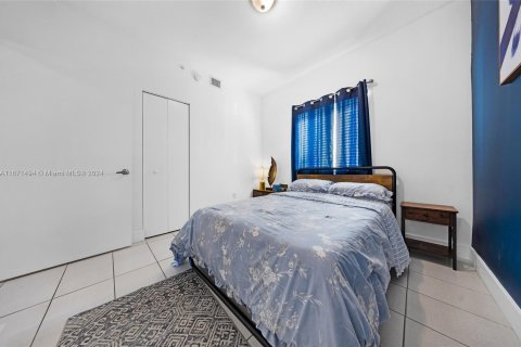 Propiedad comercial en venta en Miami, Florida № 1391738 - foto 18