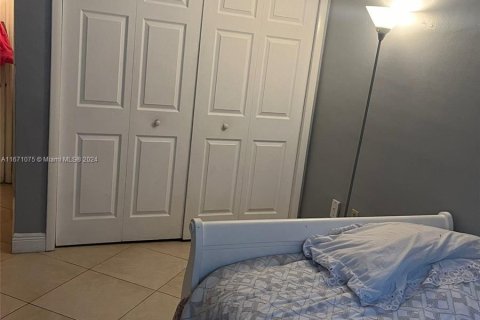 Condo in Miami, Florida, 1 bedroom  № 1391736 - photo 6