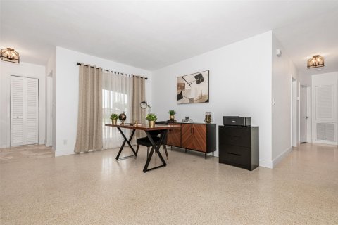 Casa en venta en Fort Lauderdale, Florida, 3 dormitorios, 154.59 m2 № 1178618 - foto 19