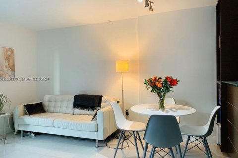 Condo in Miami Beach, Florida, 1 bedroom  № 1294526 - photo 4