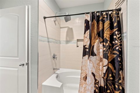 Condo in Tampa, Florida, 2 bedrooms  № 1339944 - photo 25