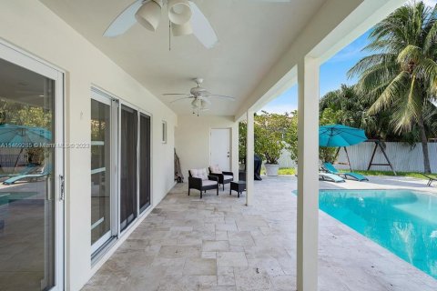 Villa ou maison à louer à North Miami Beach, Floride: 4 chambres, 220.36 m2 № 776480 - photo 12