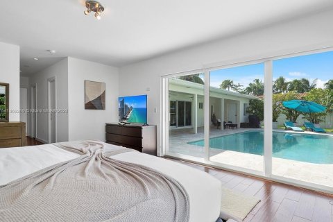 Villa ou maison à louer à North Miami Beach, Floride: 4 chambres, 220.36 m2 № 776480 - photo 11