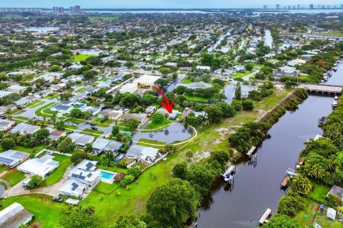 Adosado en venta en North Palm Beach, Florida, 2 dormitorios, 103.96 m2 № 1227585 - foto 1