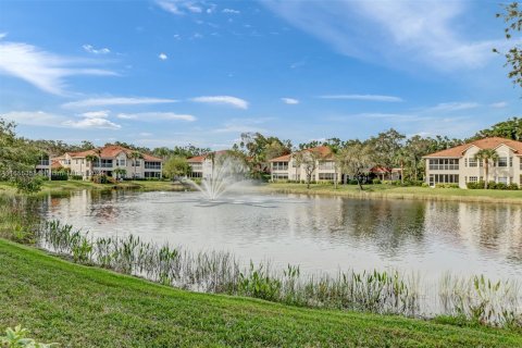 Condo in Naples, Florida, 3 bedrooms  № 1353865 - photo 23