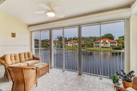 Condo in Naples, Florida, 3 bedrooms  № 1353865 - photo 21