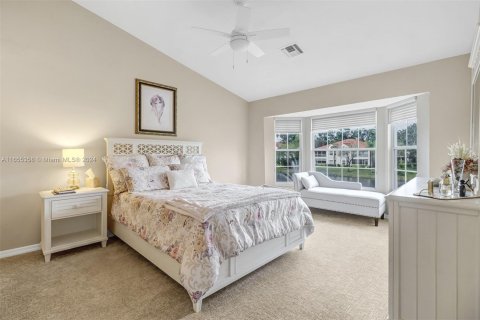 Condo in Naples, Florida, 3 bedrooms  № 1353865 - photo 15