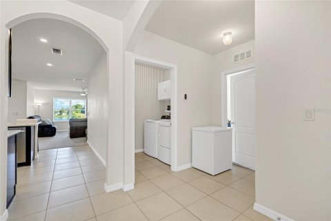 Casa en venta en DeLand, Florida, 4 dormitorios, 171.5 m2 № 1402369 - foto 5