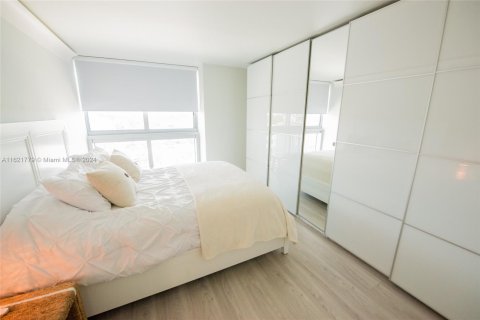 Condo in Miami Beach, Florida, 2 bedrooms  № 1269383 - photo 13