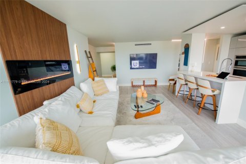 Condo in Miami Beach, Florida, 2 bedrooms  № 1269383 - photo 2