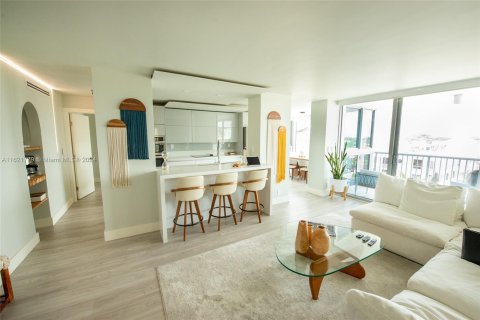 Condo in Miami Beach, Florida, 2 bedrooms  № 1269383 - photo 22