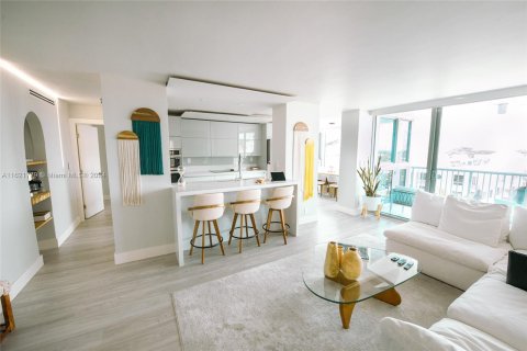 Condo in Miami Beach, Florida, 2 bedrooms  № 1269383 - photo 1