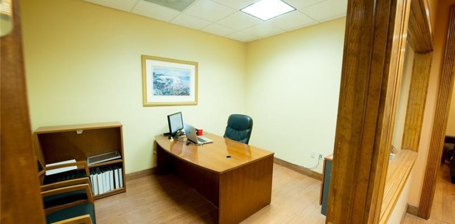 Office in Coral Springs, Florida № 461537