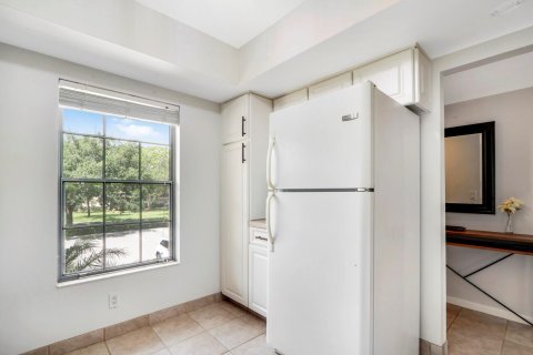 Condo in Tequesta, Florida, 2 bedrooms  № 1162906 - photo 23