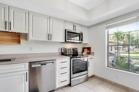 Condo in Tequesta, Florida, 2 bedrooms  № 1162906 - photo 24