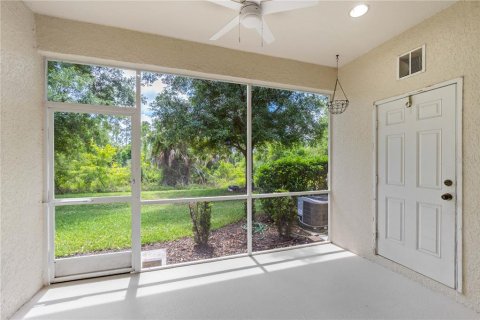 Townhouse in North Port, Florida 2 bedrooms, 117.8 sq.m. № 1109617 - photo 9