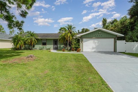 House in North Port, Florida 4 bedrooms, 153.1 sq.m. № 1360154 - photo 1