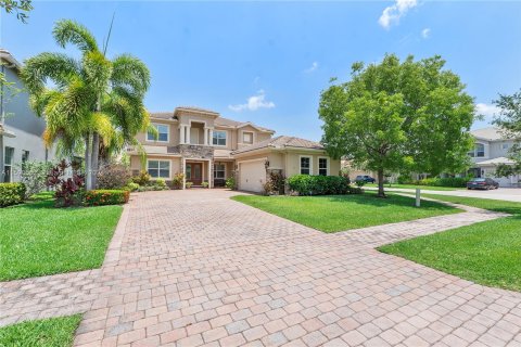 House in Royal Palm Beach, Florida 4 bedrooms, 362.5 sq.m. № 1206580 - photo 7