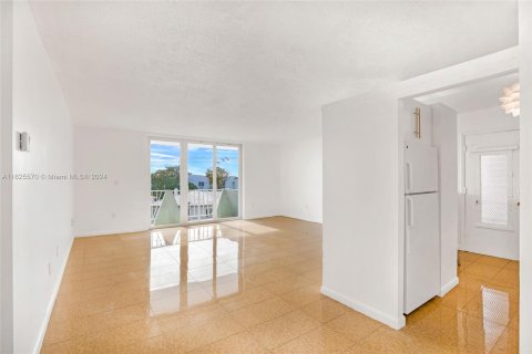 Condominio en venta en Miami Beach, Florida, 1 dormitorio, 83.61 m2 № 1272046 - foto 11