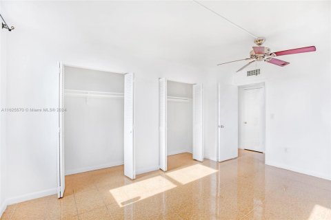 Condominio en venta en Miami Beach, Florida, 1 dormitorio, 83.61 m2 № 1272046 - foto 14