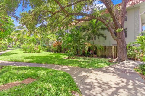 Condo in Oakland Park, Florida, 2 bedrooms  № 1271957 - photo 26