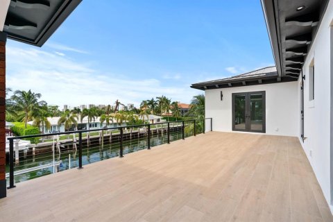 Casa en venta en Riviera Beach, Florida, 6 dormitorios, 605.72 m2 № 678827 - foto 22