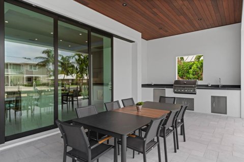 Villa ou maison à vendre à Riviera Beach, Floride: 6 chambres, 605.72 m2 № 678827 - photo 8