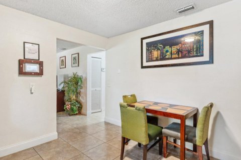 Immobilier commercial à vendre à Lantana, Floride № 1014101 - photo 16