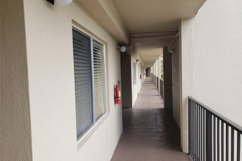 Condominio en venta en Pembroke Pines, Florida, 1 dormitorio, 95.97 m2 № 736591 - foto 8
