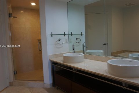 Condo in Sunny Isles Beach, Florida, 2 bedrooms  № 1309596 - photo 28