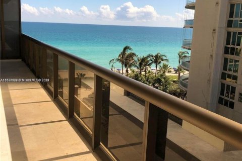 Condominio en venta en Sunny Isles Beach, Florida, 2 dormitorios, 124.67 m2 № 1309596 - foto 22