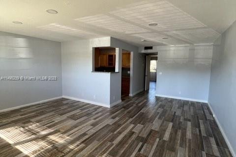 Condominio en venta en Pembroke Pines, Florida, 1 dormitorio, 75.34 m2 № 880393 - foto 9