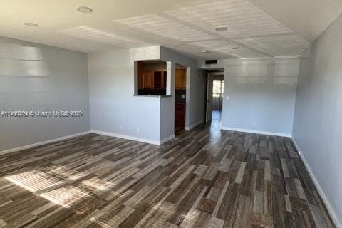 Condominio en venta en Pembroke Pines, Florida, 1 dormitorio, 75.34 m2 № 880393 - foto 3