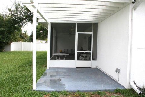 House in Deltona, Florida 4 bedrooms, 152.27 sq.m. № 1342819 - photo 27