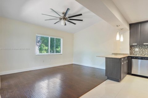 Villa ou maison à louer à Coral Gables, Floride: 4 chambres, 223.06 m2 № 1358565 - photo 16