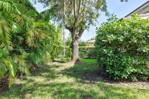 Villa ou maison à louer à Coral Gables, Floride: 4 chambres, 223.06 m2 № 1358565 - photo 5