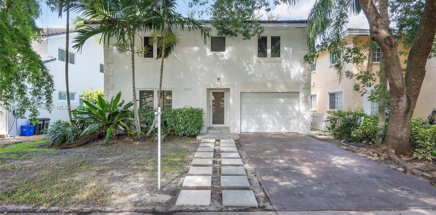 House in Coral Gables, Florida 4 bedrooms, 223.06 sq.m. № 1358565