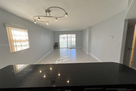 Condominio en venta en Coral Springs, Florida, 2 dormitorios, 91.97 m2 № 951605 - foto 10