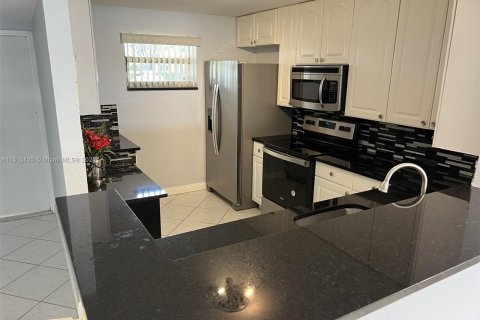 Condominio en venta en Coral Springs, Florida, 2 dormitorios, 91.97 m2 № 951605 - foto 3